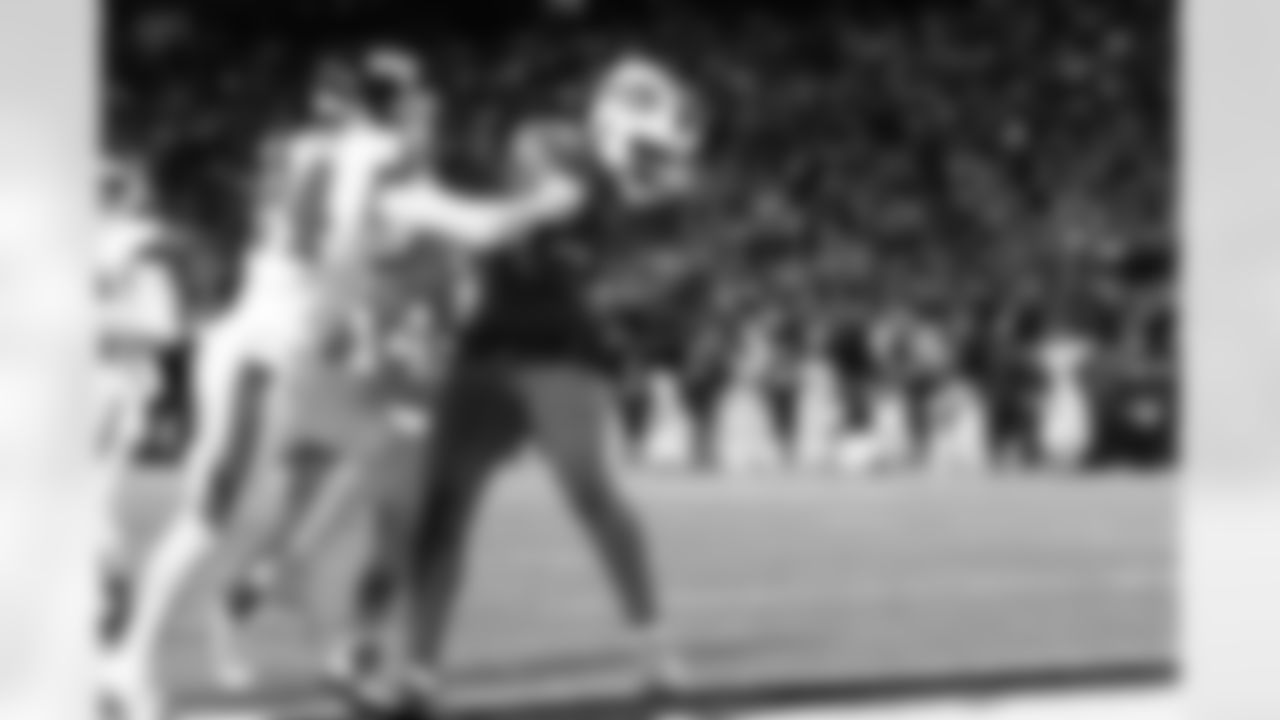 Buffalo Bills vs New York Giants, Regular Season, October 15, 2023 at Highmark Stadium. Quintin Morris (85) td catch.