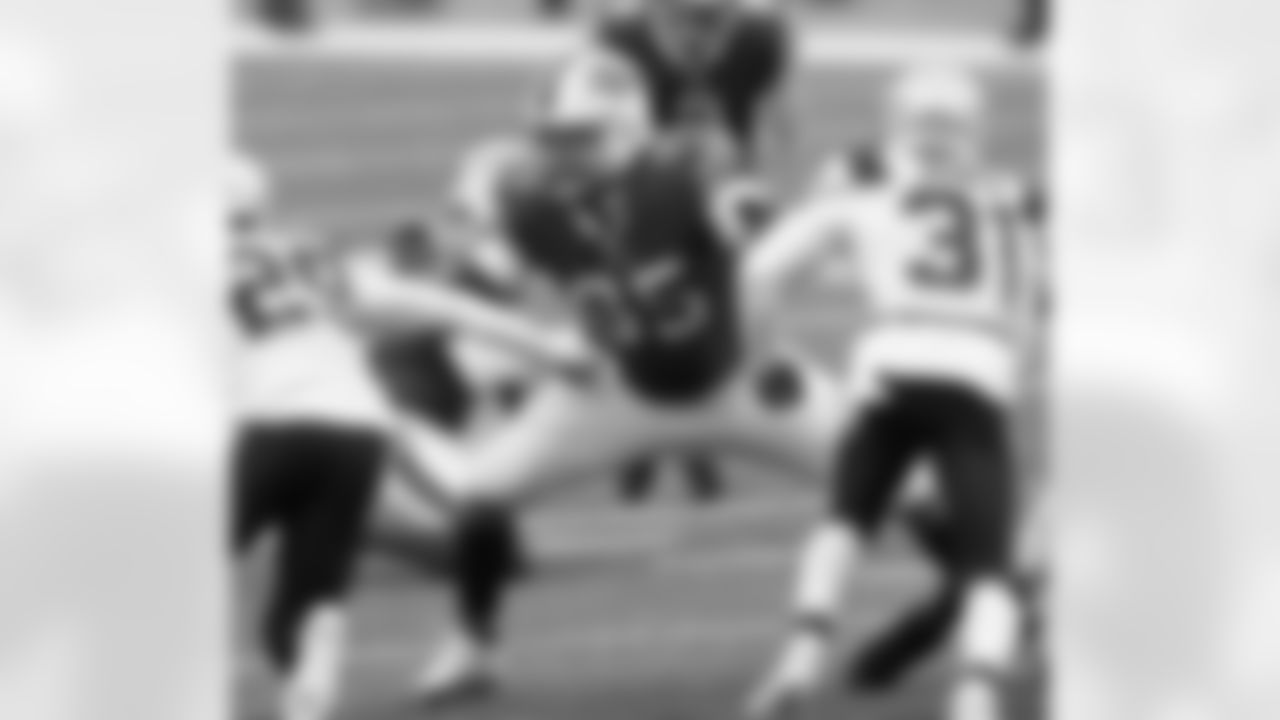 Lee Smith: One of Lee's season highlights includes catching a 1 yard touchdown pass against the Rams in his first offensive snap of the 2020 season. Fun Fact: He owns a farm complete with livestock.