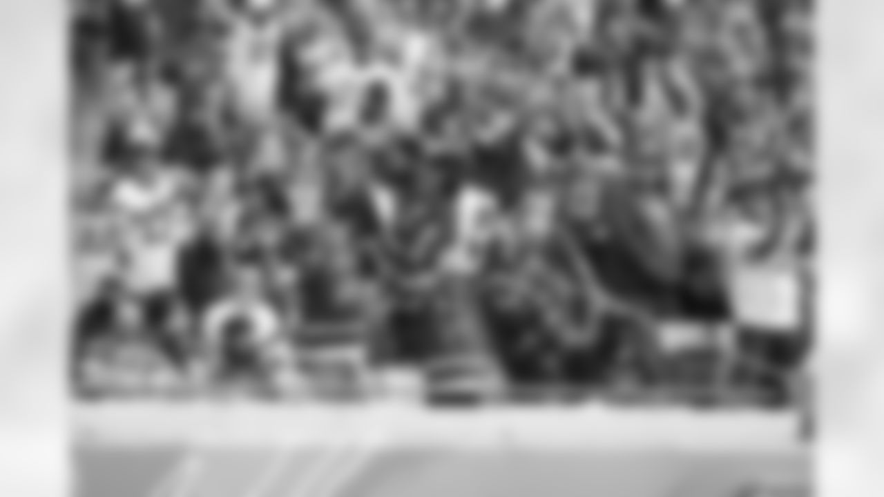 Fans. Buffalo Bills vs Jacksonville Jaguars at TIAA Bank Field, November 7, 2021.
Photo by Craig Melvin