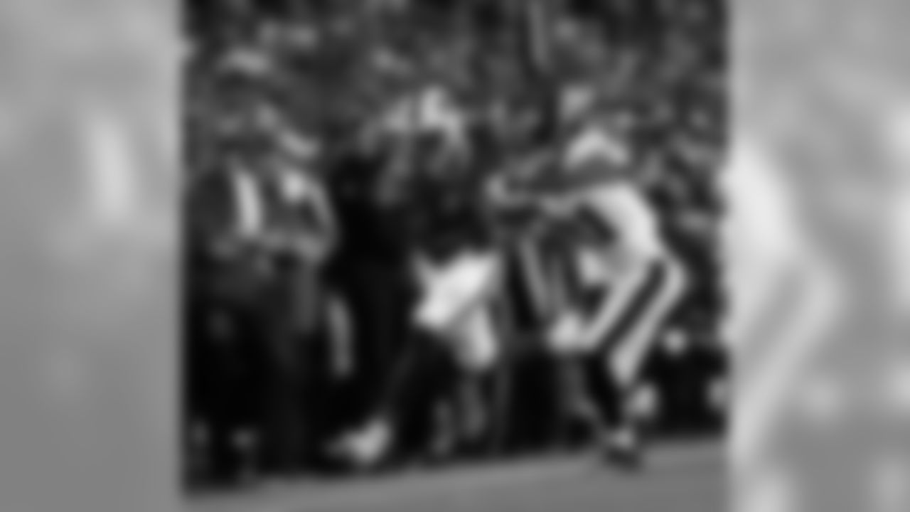 WR Andre Holmes (18)