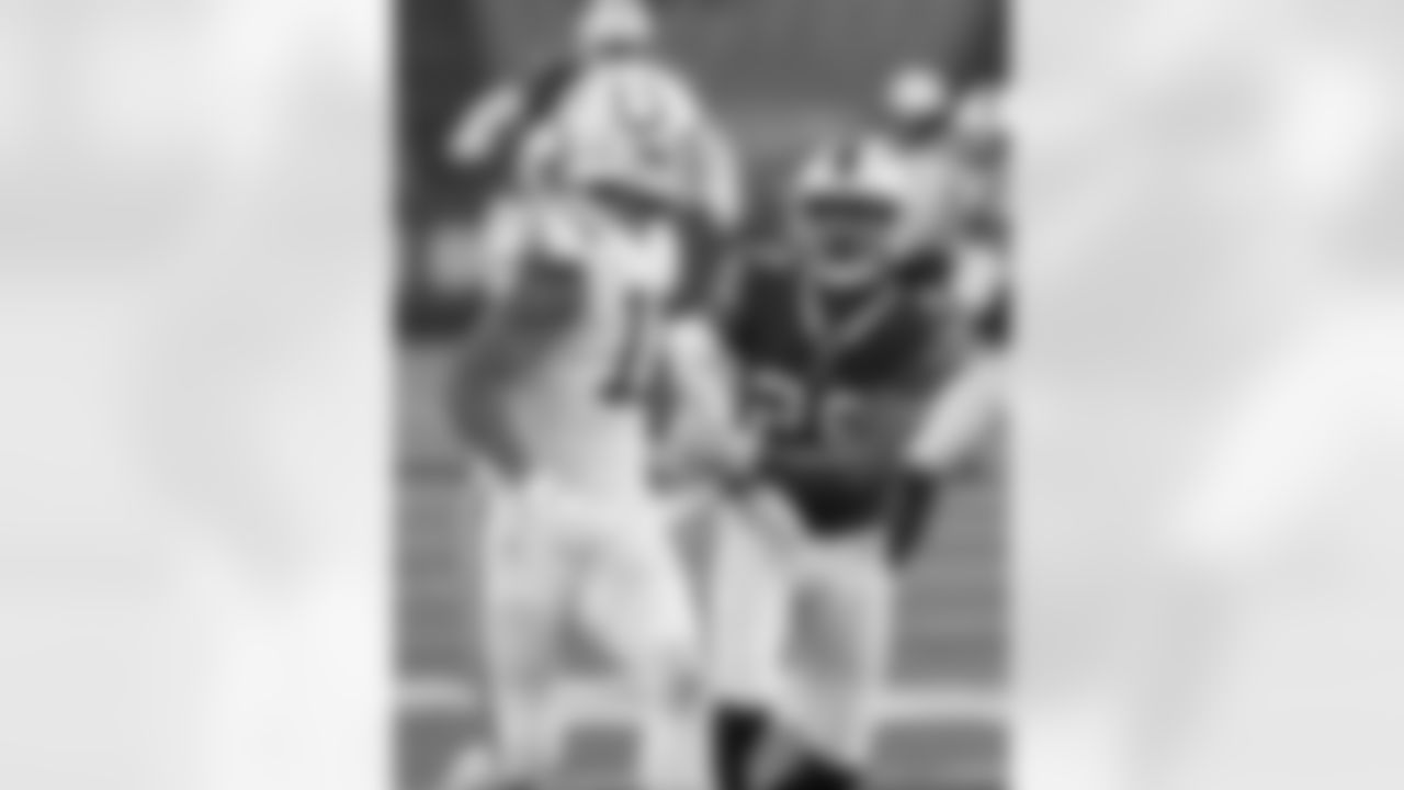 Josh Norman (29) on coverage. Buffalo Bills vs Indianapolis Colts, Super Wild Card Game, January 9, 2021 at Bills Stadium.
Photo by Craig Melvin