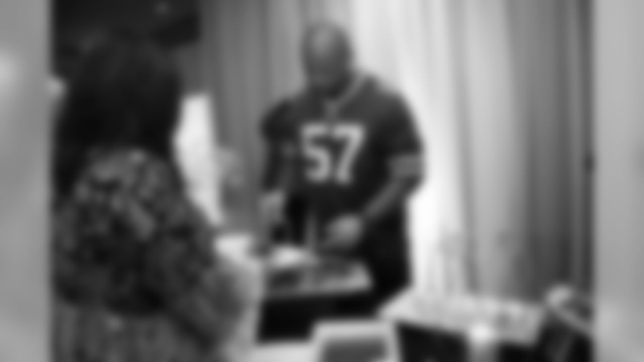 Buffalo Bills Breast Cancer Survivors Dinner
Buffalo, NY
October 1, 2018.
Photo by Sara Schmidle