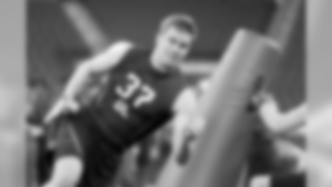 Measured at 6-5, 265 pounds. Ran a 4.32 20-yard shuttle and recorded a 35-inch vertical leap.