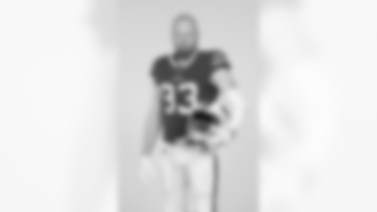 DE Trent Murphy, No. 93
Fun Fact: Favorite book? "The Island" by Gary Paulsen