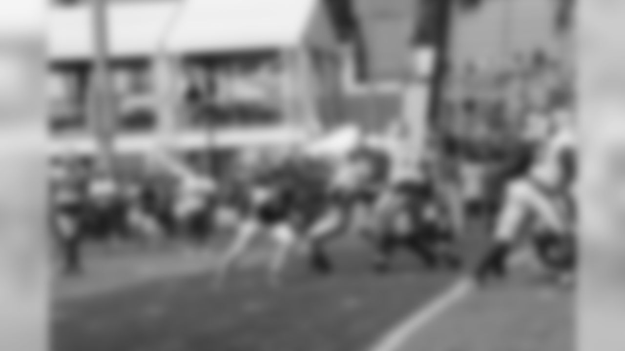 Quarterback Tyrod Taylor (5) before he throws the football during a play.