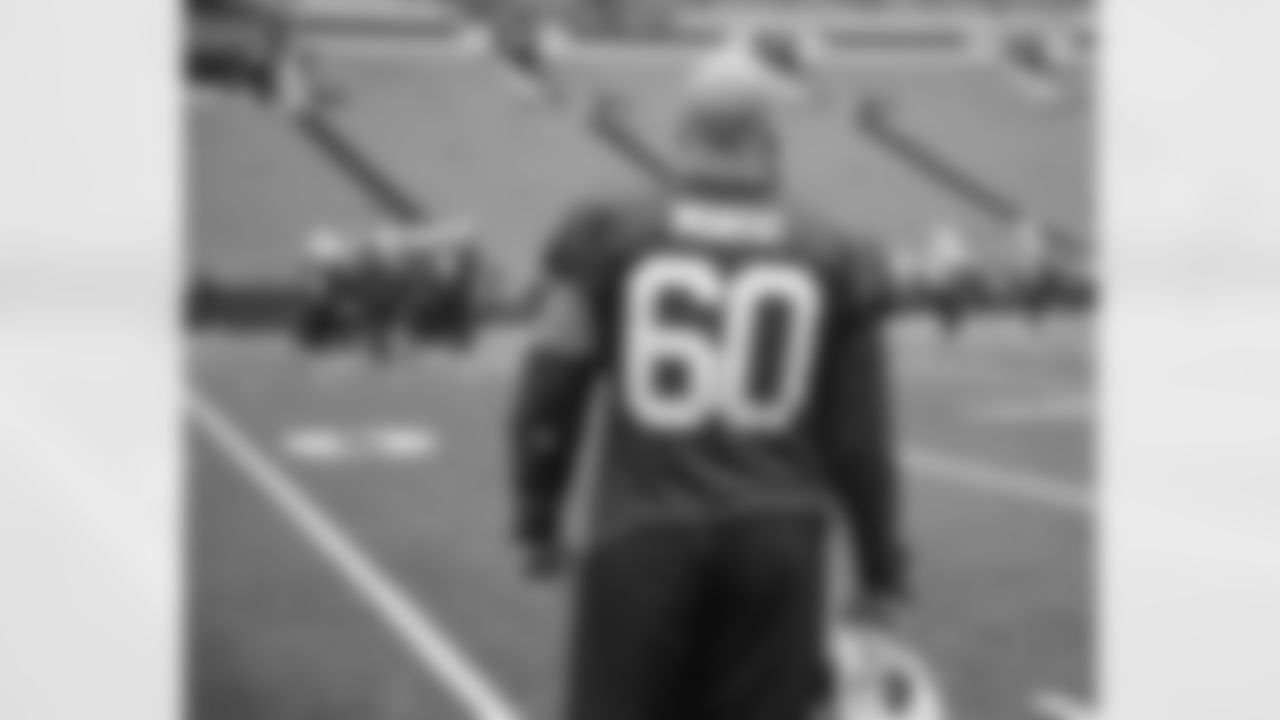 Mitch Morse (60). Buffalo Bills Week 17 practice, December 30, 2021. Photo by Bill Wippert