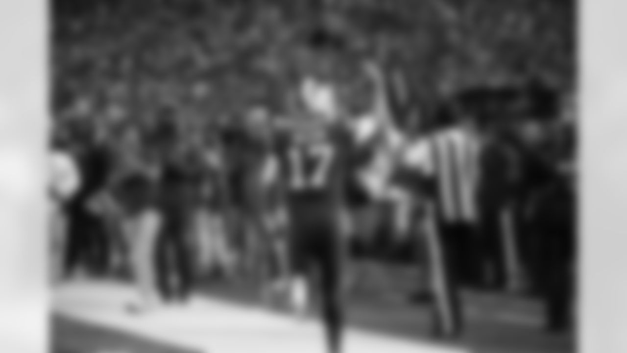 Buffalo Bills vs Tennessee Titans, Monday Night Football, Week 2, September 19, 2022 at Highmark Stadium.