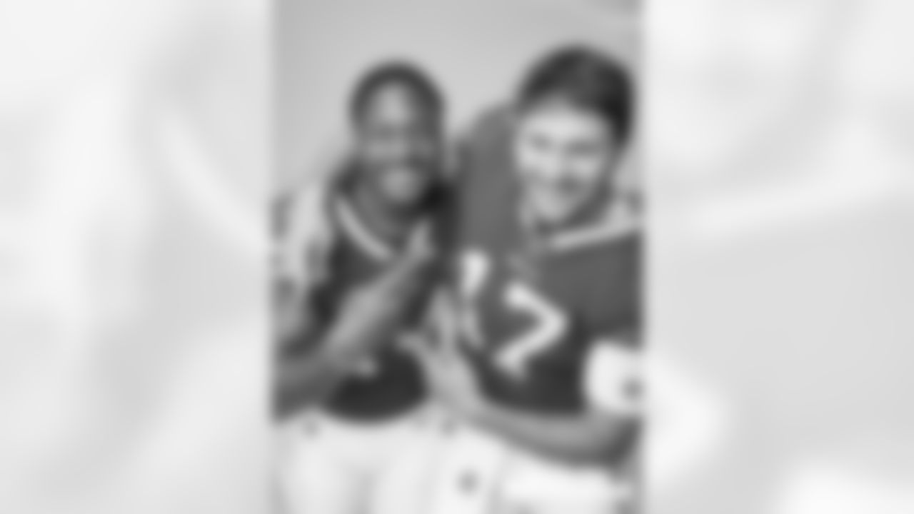 SIK: Portrait Buffalo Bills Stefon Diggs and Josh Allen
portrait
Buffalo Bills Facility
8/15/2021
X163762TK1
Credit: Jeffery A. Salter