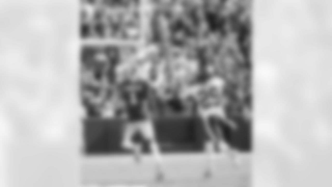 Emmanuel Sanders, WR – The offseason acquisition has become an immediate contributor, hauling in 24 receptions for 413 yards. He had a season-high 94 receiving yards and two touchdowns against Washington in Week 3. Photo by Craig Melvin