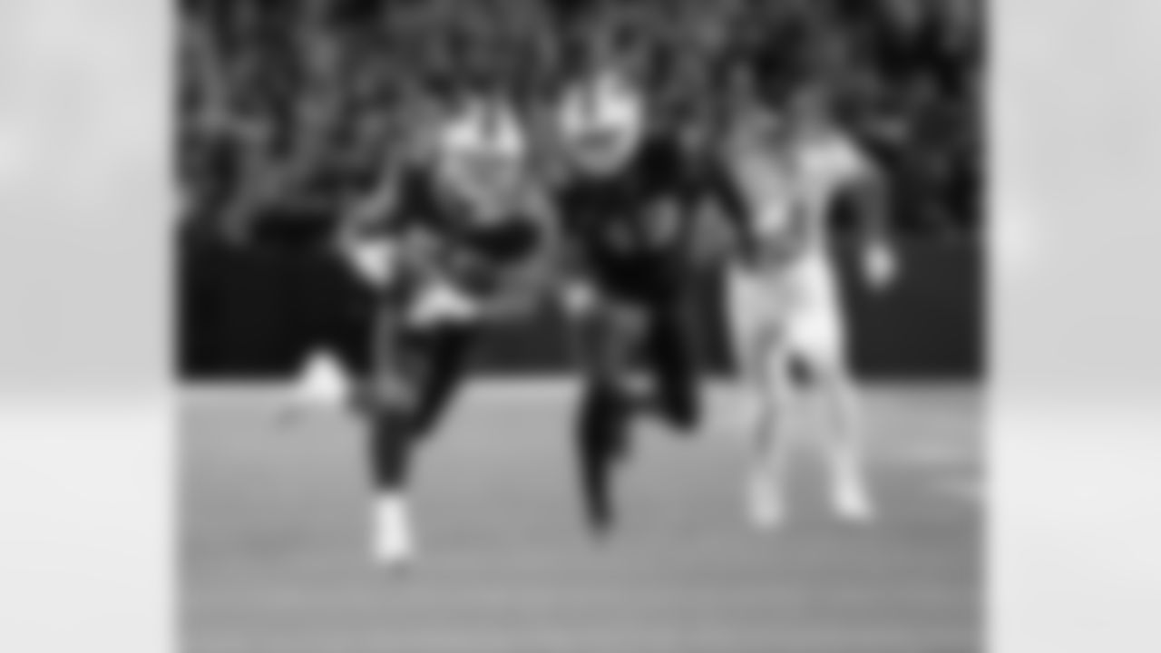 Matt Milano (58) fumble recovery for a touchdown. Buffalo Bills vs Tennessee Titans, Monday Night Football, Week 2, September 19, 2022 at Highmark Stadium.