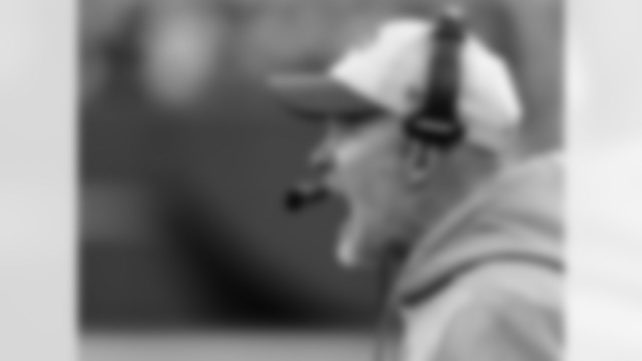 Sean McDermott. Buffalo Bills vs New York Jets at MetLife Stadium, November 14, 2021. Photo by Bill Wippert