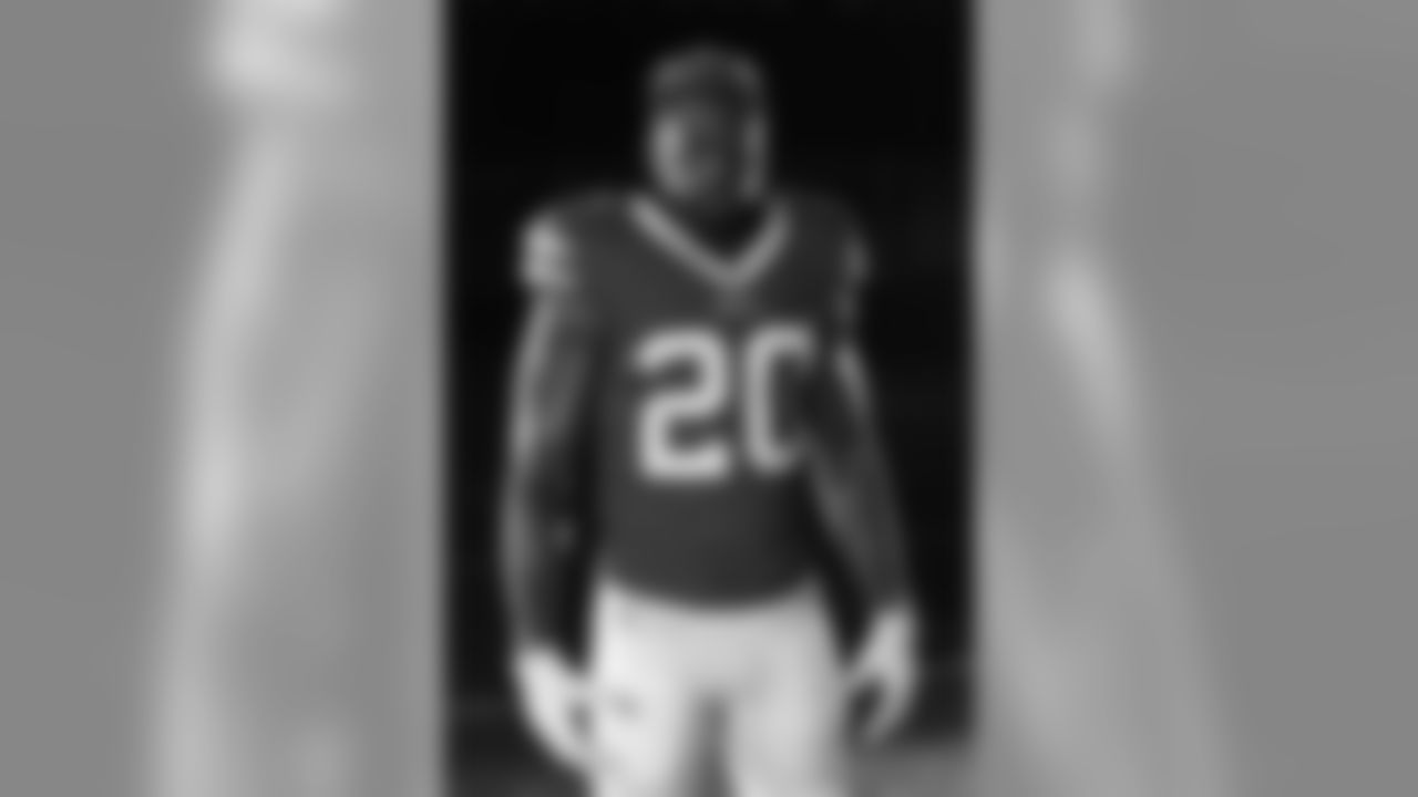 CB Shareece Wright, No. 20