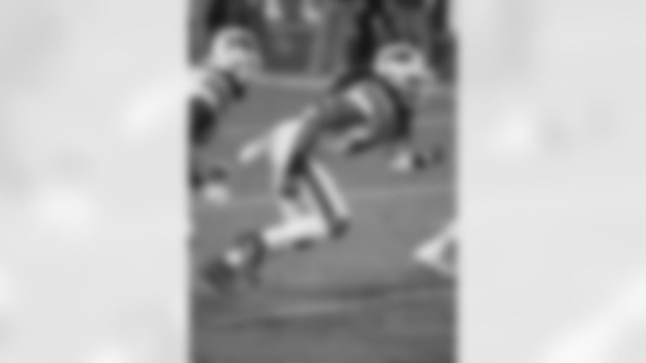 Tremaine Edmunds (49) Buffalo Bills vs San Francisco 49ers, December 7, 2020 at State Farm Stadium-Glendale, AZ.
Photo by Norm Hall