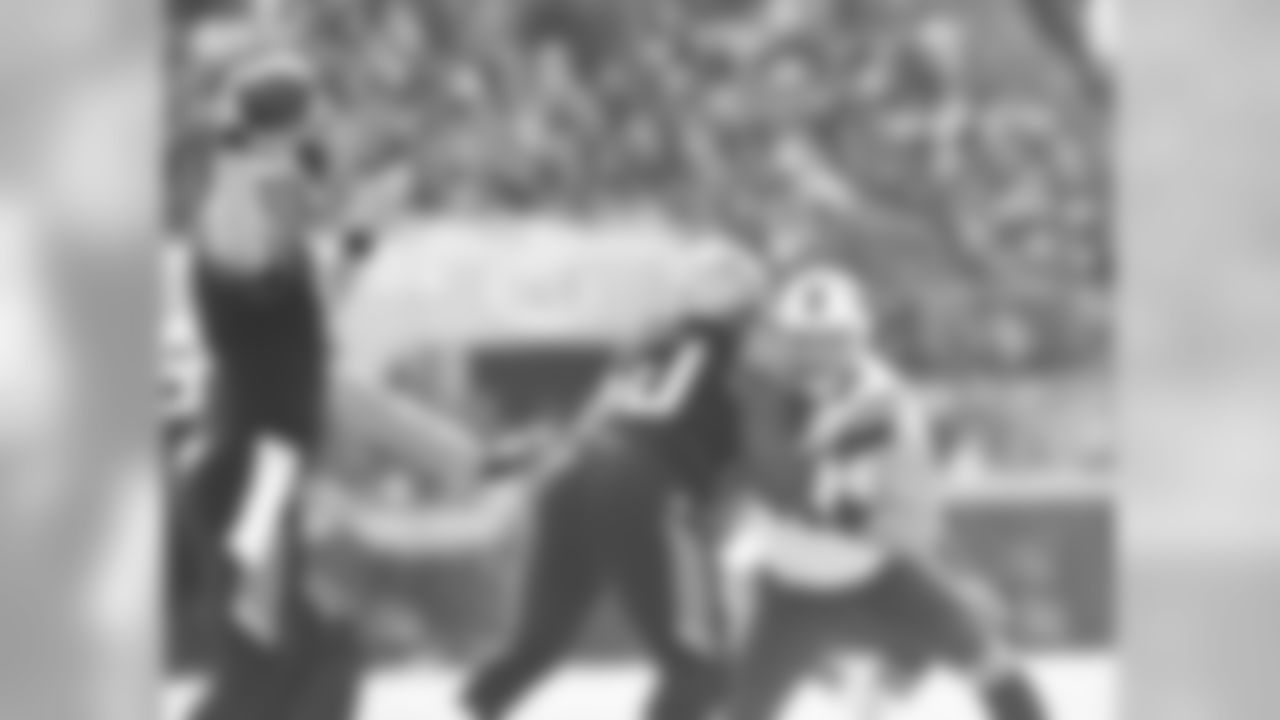 Kyle Williams #95, DT