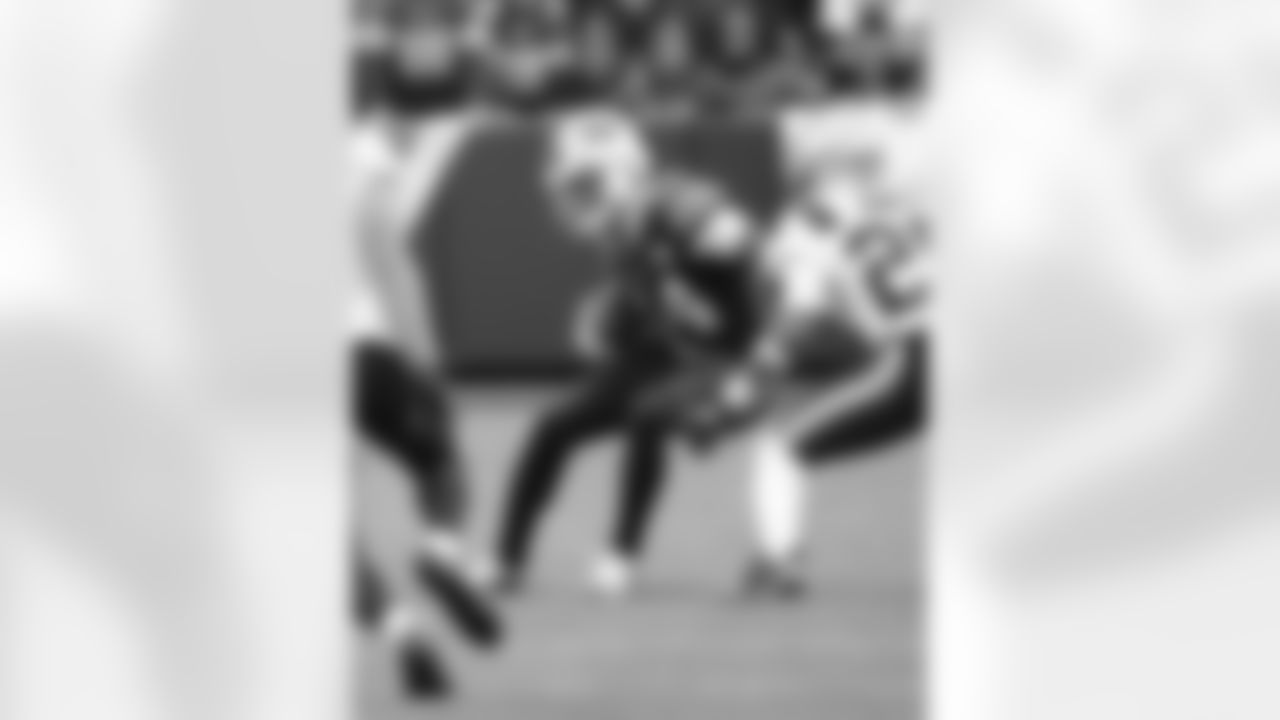 Buffalo Bills vs New England Patriots, Week 18, January 8, 2023 at Highmark Stadium.