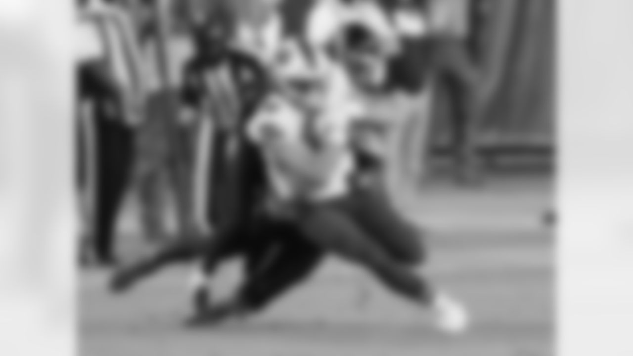 Dawson Knox (88) Buffalo Bills vs Tennessee Titans, October 13, 2020 at Nissan Stadium.