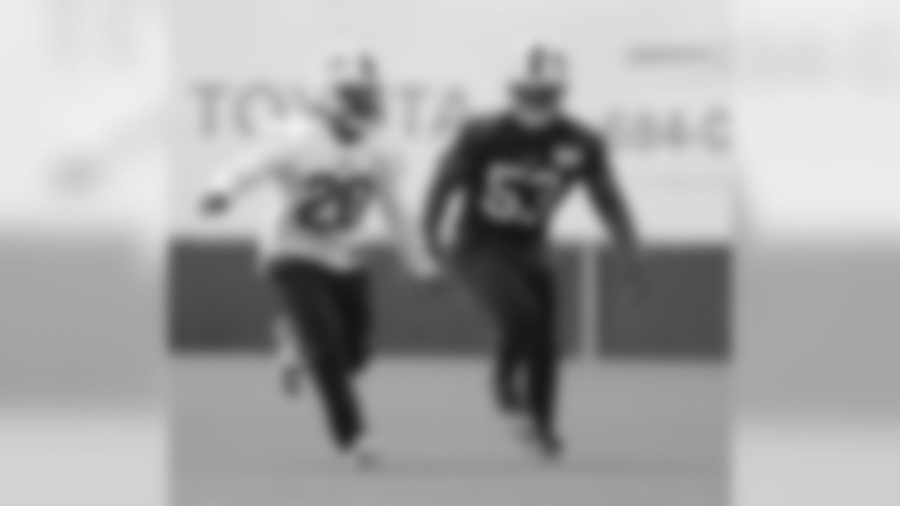 Zack Moss (20), Tyrel Dodson (53). Buffalo Bills Training Camp, August 19, 2020.
Photo by Bill Wippert