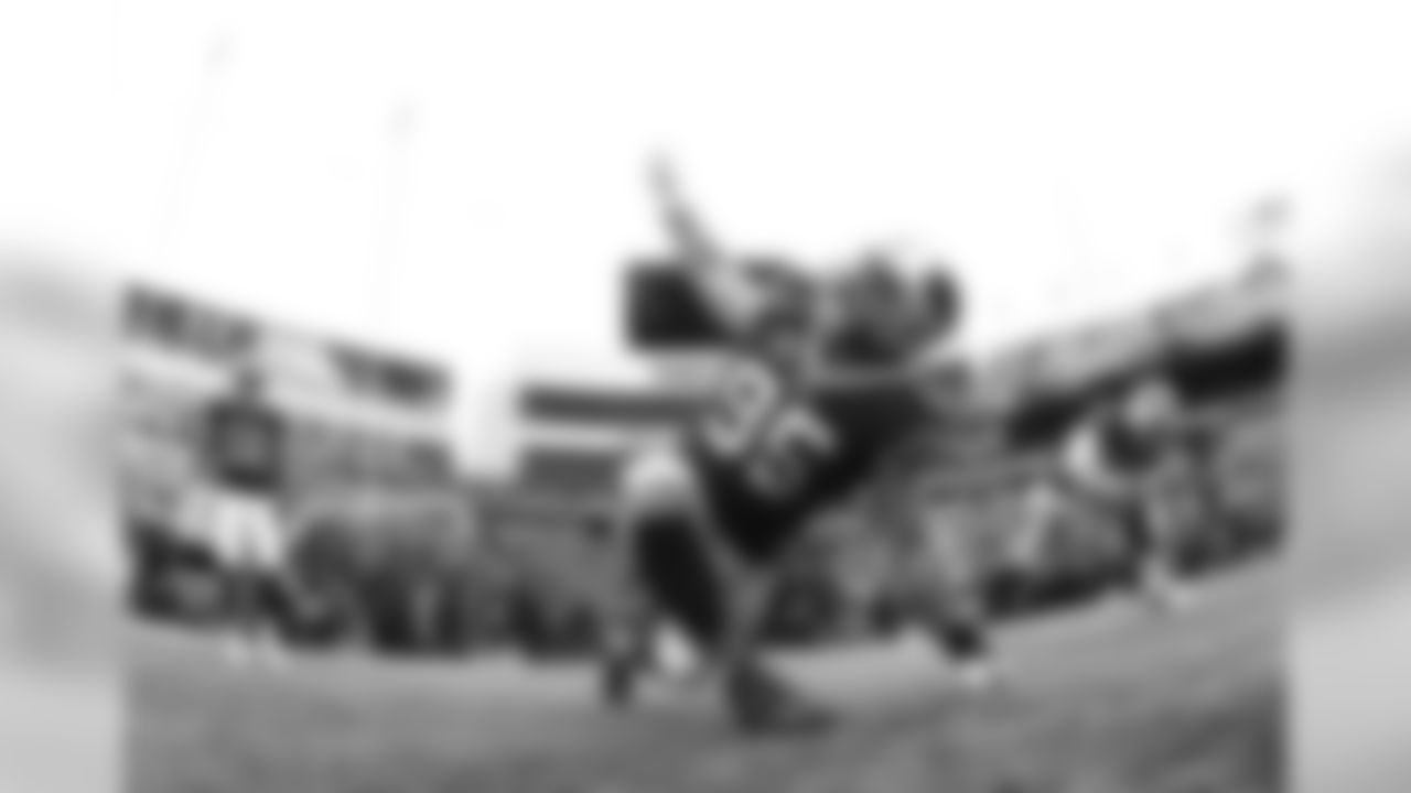 Kyle Williams #95, DT