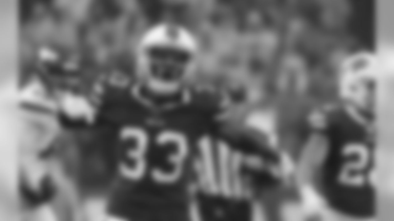 #33 Siran Neal, Safety
Another member of Buffalo's defense with tremendous versatility, Siran Neal is back in 2020 looking to build off his successful second season in 2019. Neal played in a number of different spots on defense and was one of Buffalo's best special teams defenders in 2019.
Buffalo Bills defensive back Siran Neal (33) Buffalo Bills vs New York Jets at New Era Field, December 29, 2019. Photo by Jeffrey T. Barnes