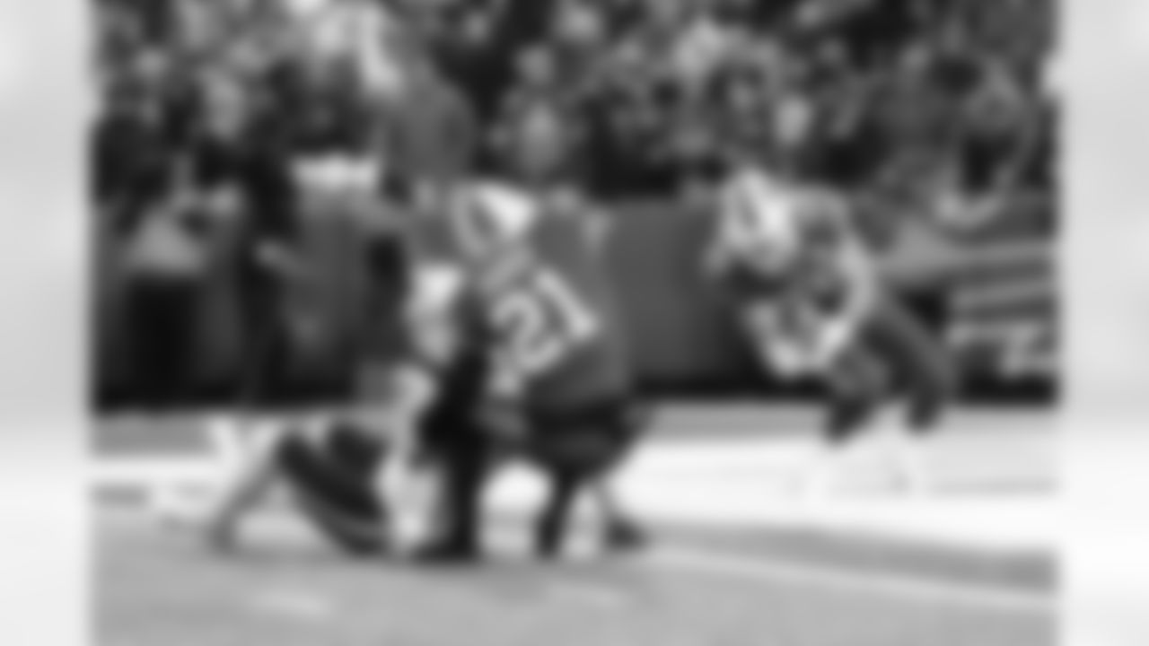 Buffalo Bills vs New England Patriots, Week 18, January 8, 2023 at Highmark Stadium.