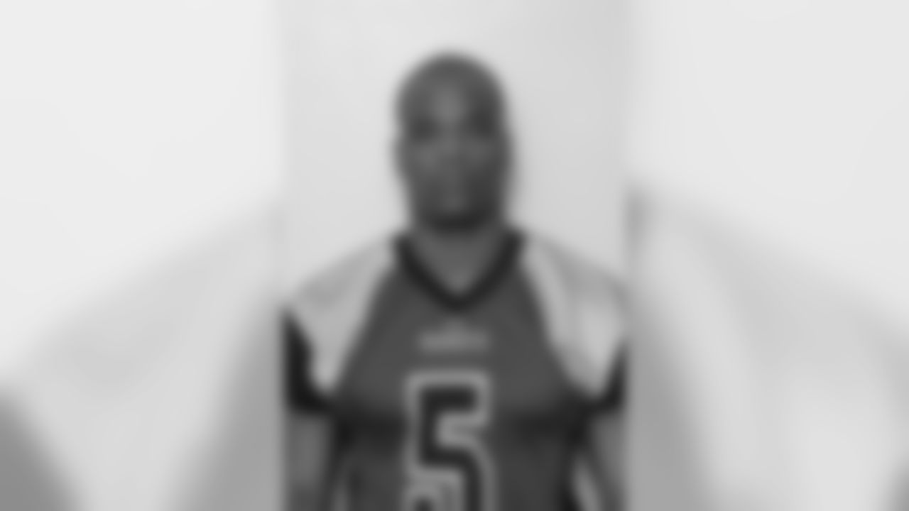 Jackson played two seasons with the Sioux City Bandits of the United Indoor Football League, where he was named league MVP and Offensive Player of the Year in 2005.