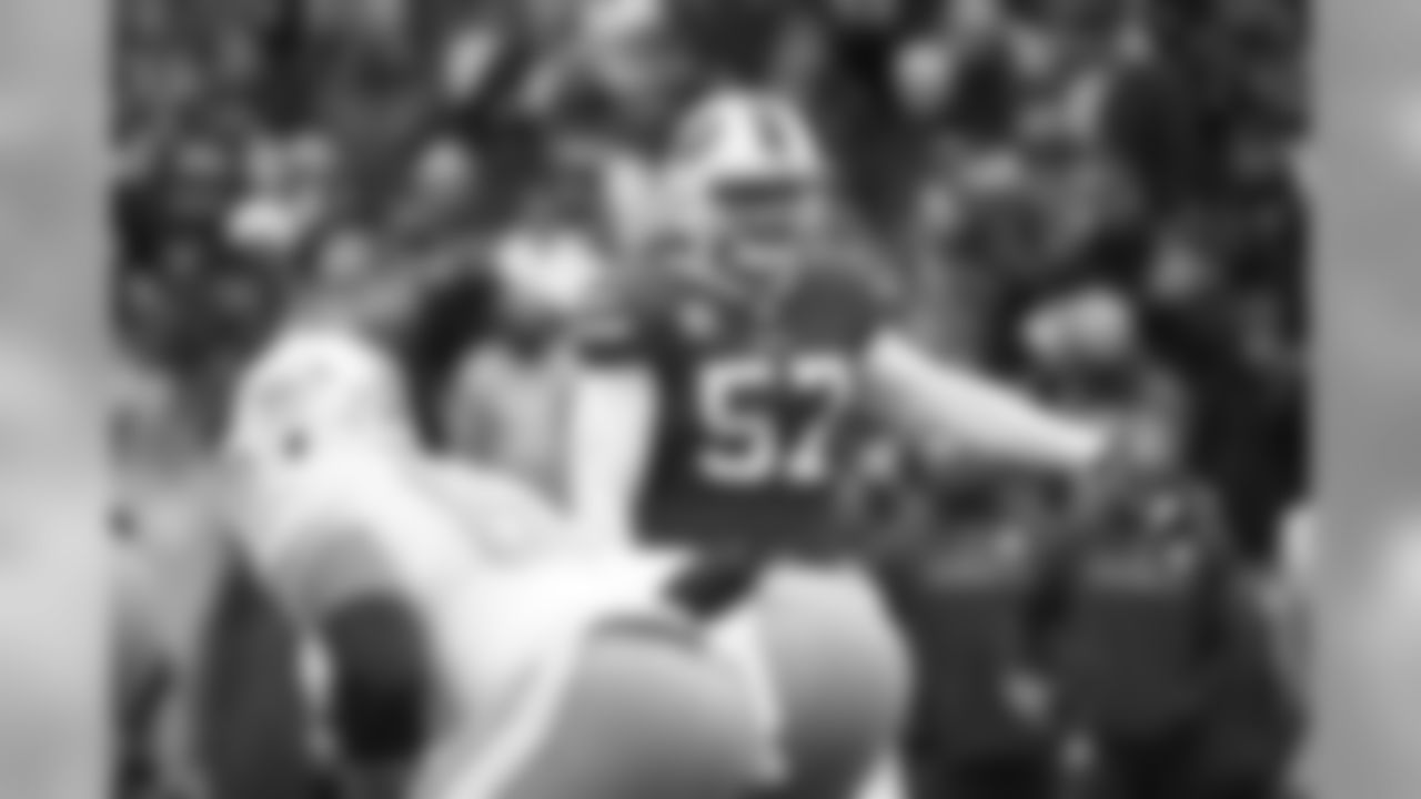 A Bills captain for the first time in 2017, Alexander played in all 16 games and helped lead the team to the playoffs. Alexander will also be remembered for his lasting work in the WNY community.
Buffalo Bills outside linebacker Lorenzo Alexander (57). Buffalo Bills vs Miami Dolphins at New Era Field, Orchard Park, NY.
Photo by Bill Wippert.
December 17, 2017.