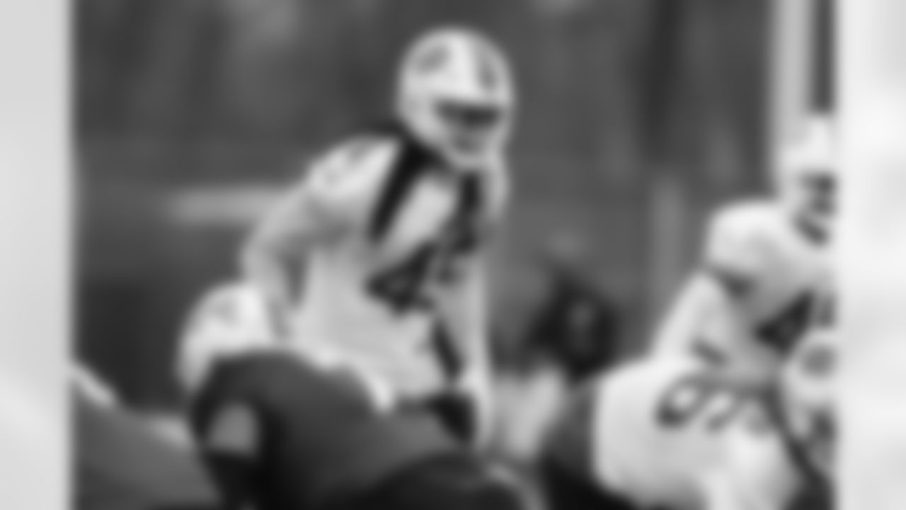Tremaine Edmunds (49). Buffalo Bills Week 15 practice, December 16, 2021. Photo by James Acton