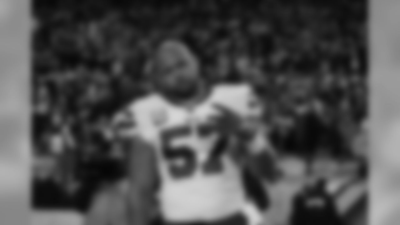 During his final season in 2019, Alexander was once again a captain and played in all 17 games for the Bills. He was a very versatile player and a valuable member of the defense and special teams. His work in the community will be something he looks to continue in the future and is something he is very proud of during his time in Buffalo.
Buffalo Bills outside linebacker Lorenzo Alexander (57) Buffalo Bills at Pittsburgh Steelers at Heinz Field on December 15, 2019. Photo by Craig Melvin