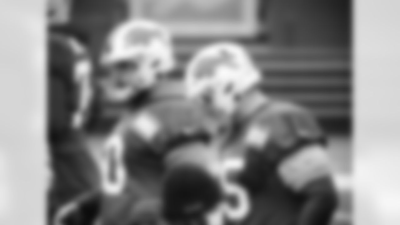 Mitch Morse (60), Ike Boettger (65). Buffalo Bills Week 17 practice, January 1, 2021.
Photo by Bill Wippert