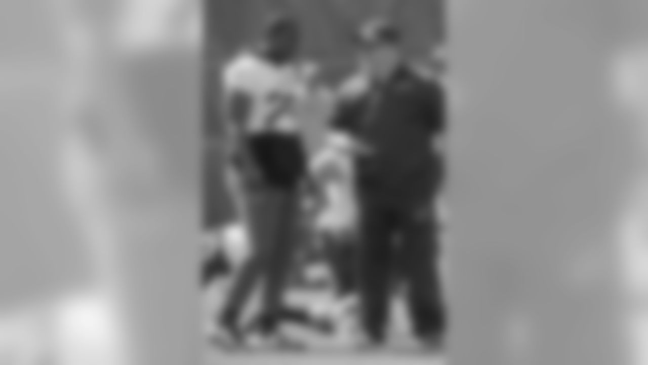 RB LeSean McCoy (25), OC Greg Roman