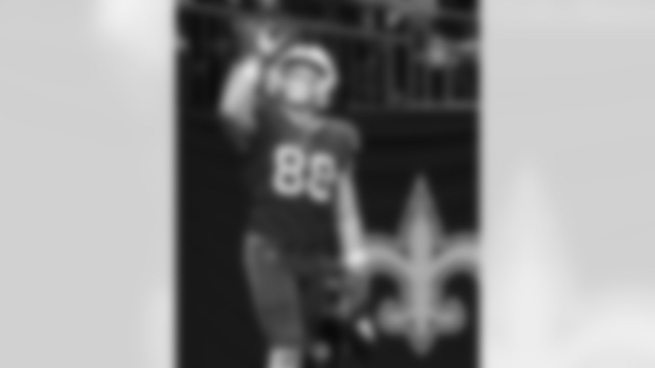 Dawson Knox (88) touchdown Buffalo Bills vs New Orleans Saints at Caesars Superdome, November 25, 2021. Photo by Bill Wippert