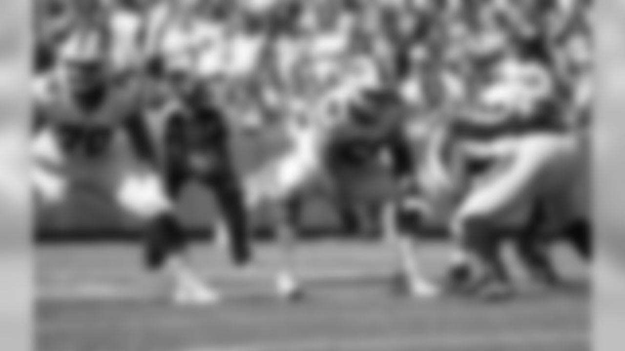 Buffalo Bills center Mitch Morse (60) Buffalo Bills vs Cincinnati Bengals, September 22, 2019 at New Era Field.
Photo by Bill Wippert
