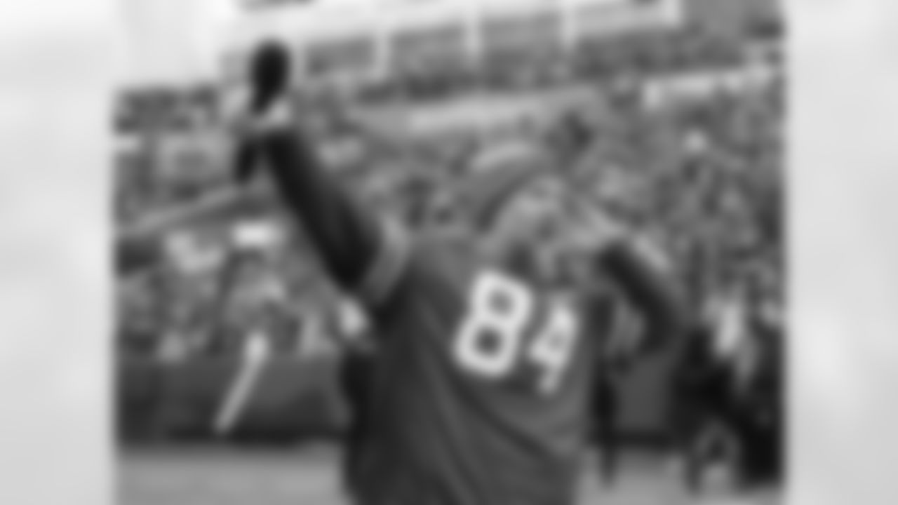 Scott Chandler Buffalo Bills vs Carolina Panthers at Highmark Stadium, December 19, 2021. Photo by Bill Wippert