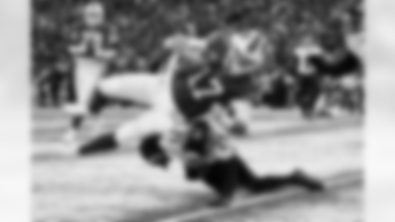 Josh Allen (17). Buffalo Bills vs Atlanta Falcons at Highmark Stadium, January 02, 2022. Photo by Ben Green