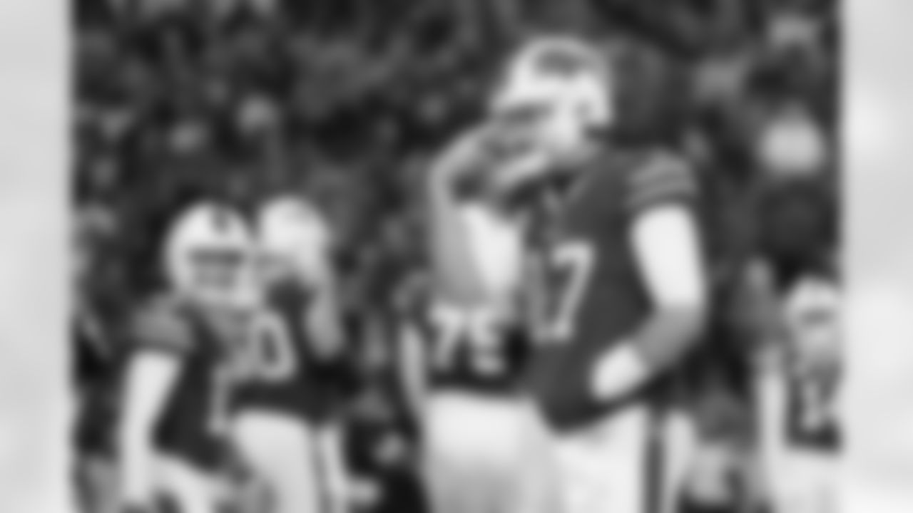 Josh Allen (17) Buffalo Bills vs Atlanta Falcons at Highmark Stadium, January 02, 2022. Photo by Ben Green
