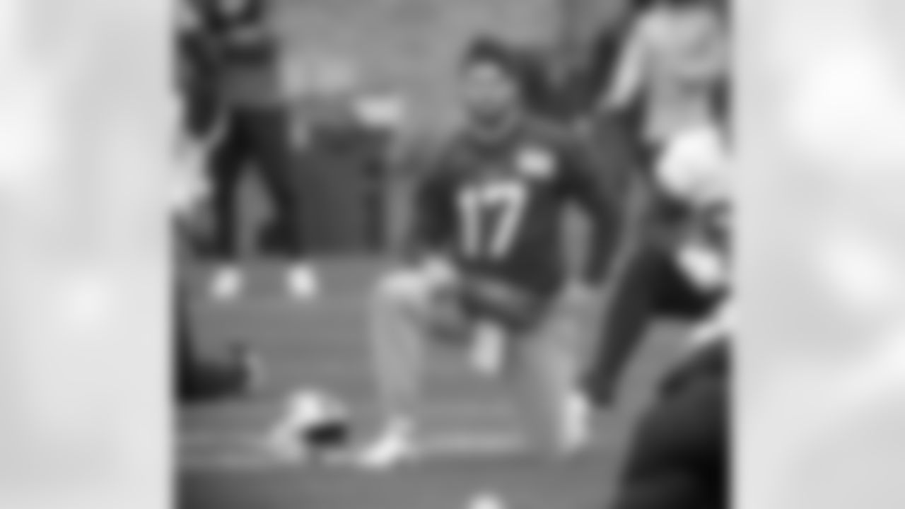 Josh Allen (17). Buffalo Bills Week 10 practice, November 11, 2020.
Photo by Bill Wippert