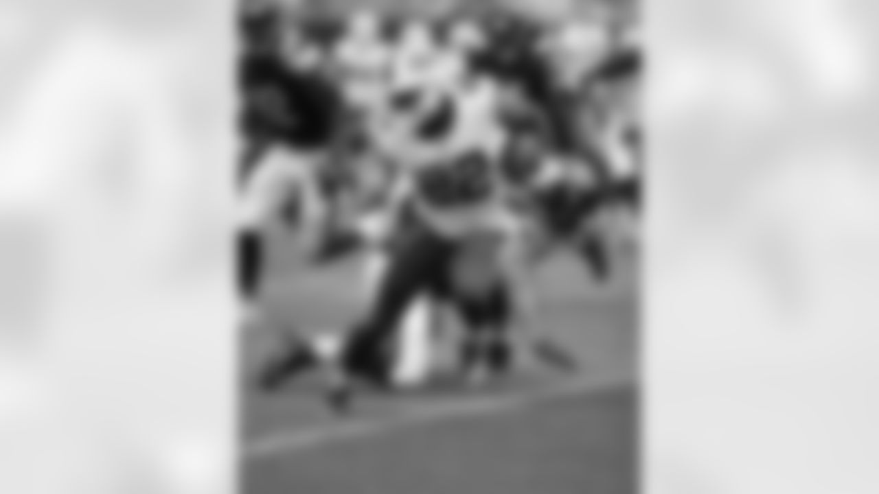 Matt Breida (22) Buffalo Bills vs Chicago Bears, Preseason Week 2, August 21, 2021 at Soldier Field. Photo by Mike Wulf
