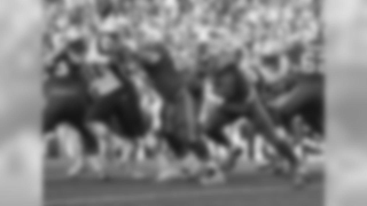 Tyrod Taylor #5, QB