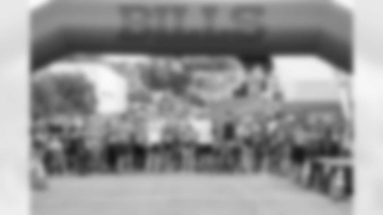 Buffalo Bills Huddle for Hunger 50 yard finish 5k race at Highmark Stadium, September 24, 2021. Photo by Ben Green