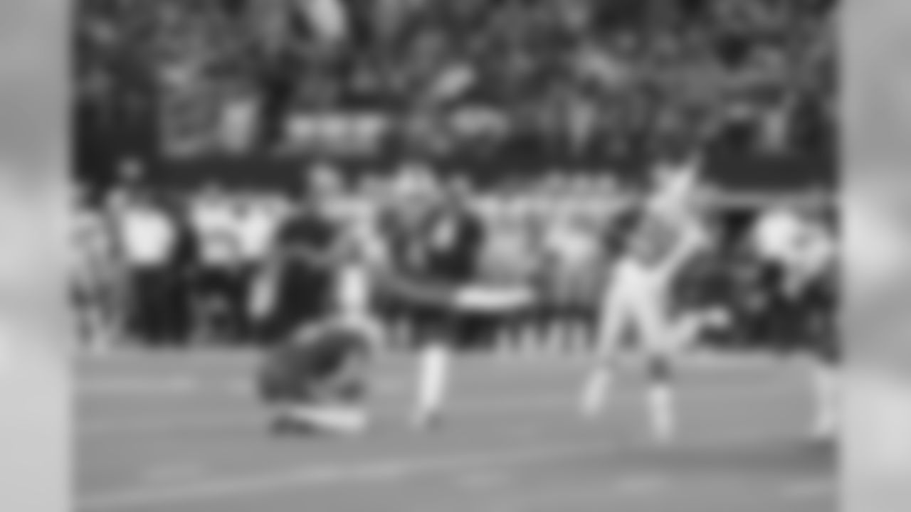 Buffalo Bills kicker Stephen Hauschka (4) Buffalo Bills vs Dallas Cowboys, November 28, 2019 at AT&T Stadium.
Photo by Bill Wippert