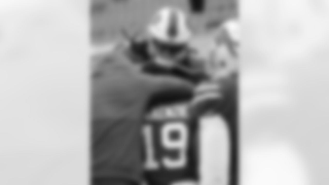 Isaiah McKenzie (19) punt return for touchdown. Buffalo Bills vs Miami Dolphins, January 3, 2021 at Bills Stadium.
Photo by Bill Wippert