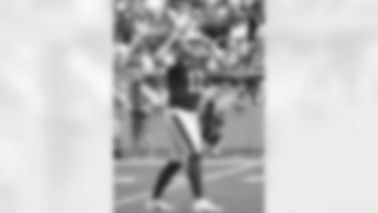 Josh Allen (17). Buffalo Bills vs. Miami Dolphins at Hard Rock Stadium, September 19, 2021. Photo by Jeff Romance