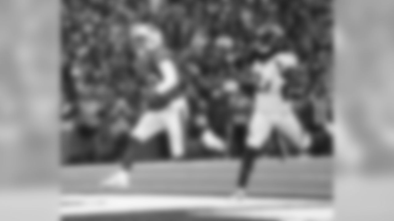 touchdown Buffalo Bills wide receiver Cole Beasley (10)Buffalo Bills vs Denver Broncos at New Era Field, November 24, 2019. Photo by Jeffrey T. Barnes