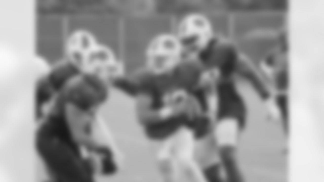 Mitchell Trubisky (10), Star Lotulelei (98). Buffalo Bills Week 5 practice, October 6, 2021. Photo by Bill Wippert