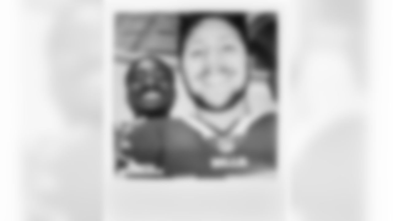 SIK: Portrait Buffalo Bills Stefon Diggs and Josh Allen
portrait
Buffalo Bills Facility
8/15/2021
X163762TK1
Credit: Jeffery A. Salter