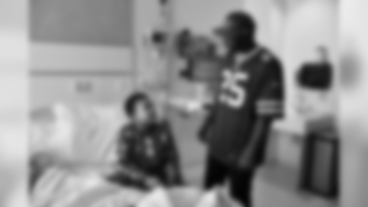 102 - LeSean McCoy visited patients at Oishei Children_s Hospital