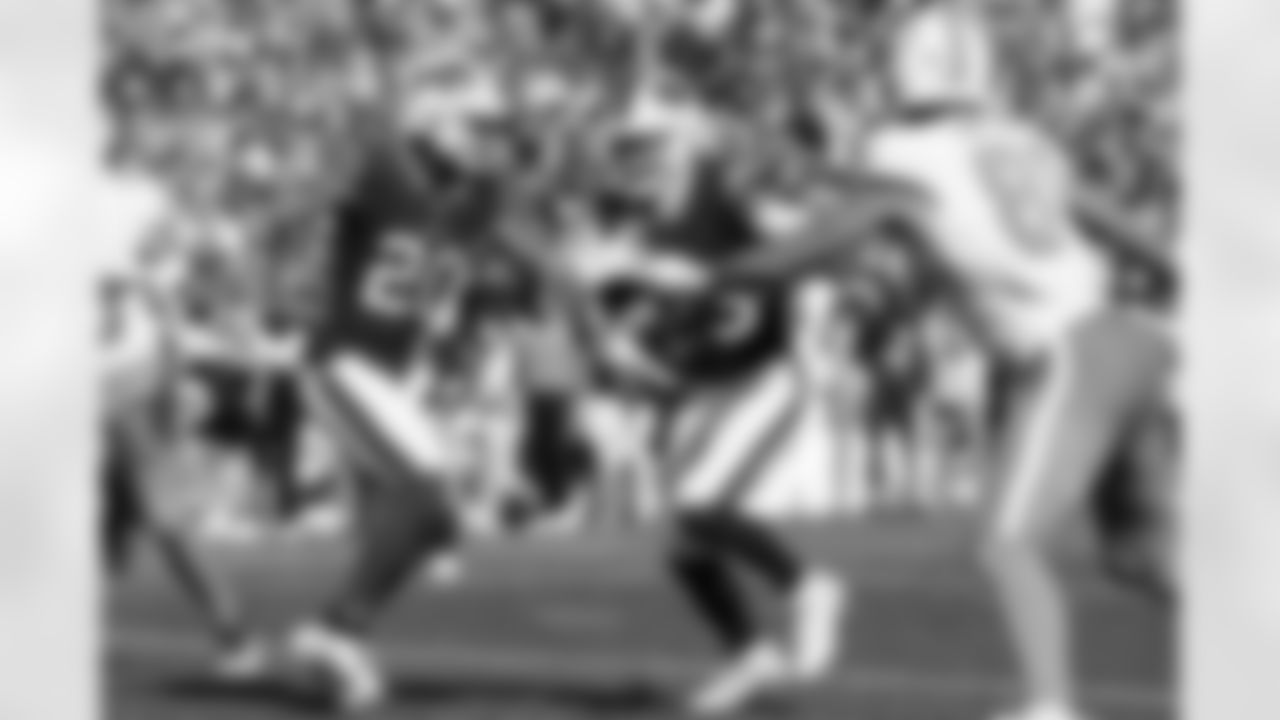 Buffalo Bills vs Miami Dolphins, Regular Season, October 01, 2023 at Highmark Stadium.