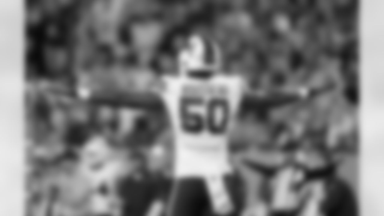 Greg Rousseau (50) Buffalo Bills vs Tennessee Titans at Nissan Stadium, October 18, 2021. Photo by Ben Green