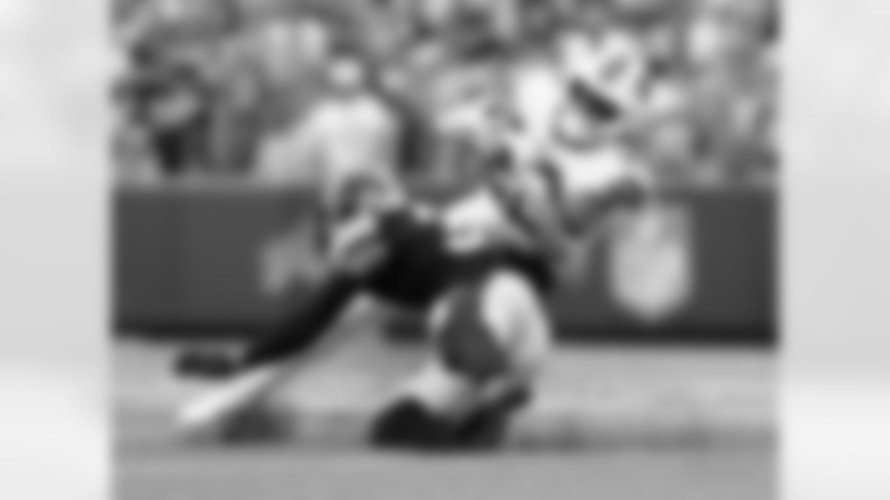 Matt Breida (22) Buffalo Bills vs Pittsburgh Steelers at Highmark Stadium, September 12, 2021. Photo by Ben Green