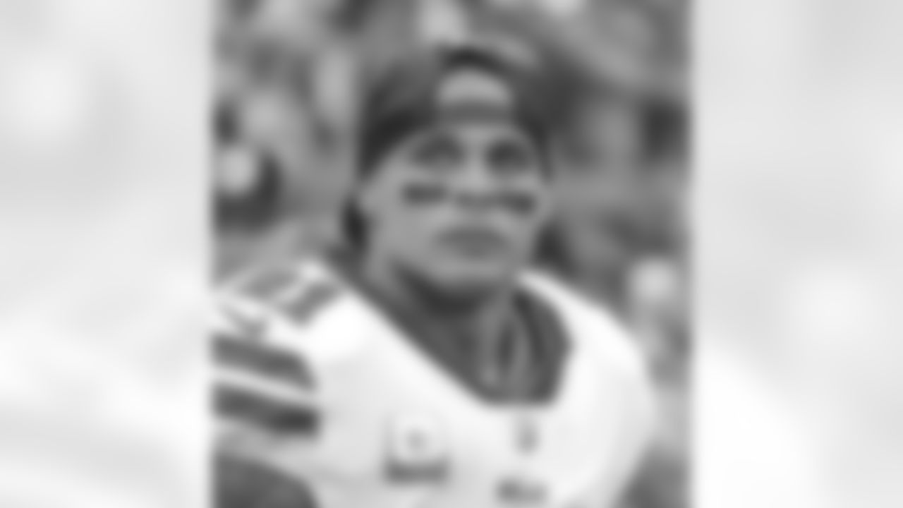 Jordan Poyer (21). Buffalo Bills vs New York Jets at MetLife Stadium, November 14, 2021. Photo by Bill Wippert